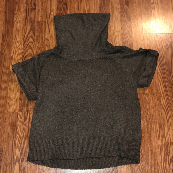 Fenn Wright Manson Sweaters - Brown, short sleeve sweatshirt Fenn Wright Manson Sweaters - Brown, short sleeve sweatshirt